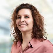 Stefanie van der Voort