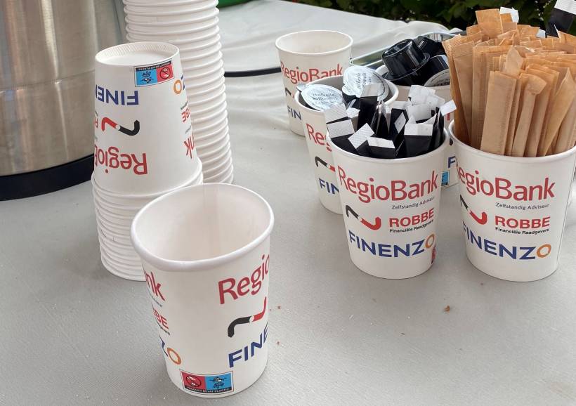 Buurtzame bank op Burendag