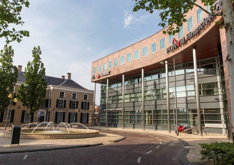 Bedrijvigheid op het Bouwlingplein