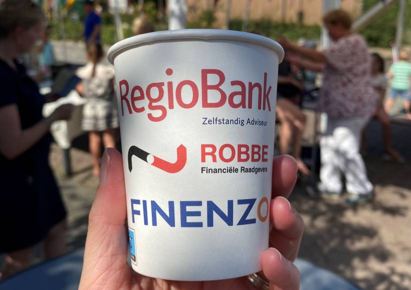 Buurtzame bank op Burendag